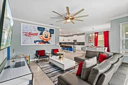 6BR Large family villa w/ pool, spa & playroom
