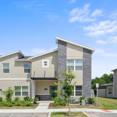 5BR lake view home w/ pool & resort perks
