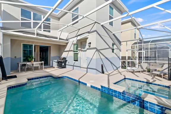 5BR home w/ pool, hot tub & lazy river access